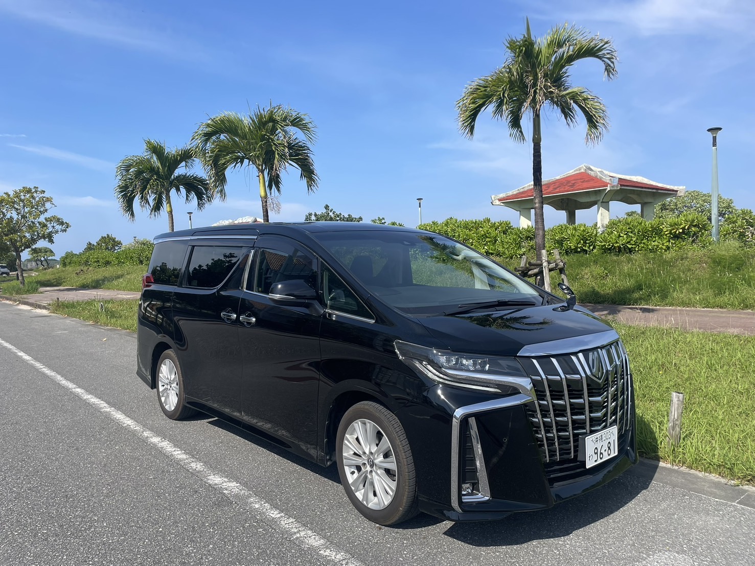 彩色租車公司