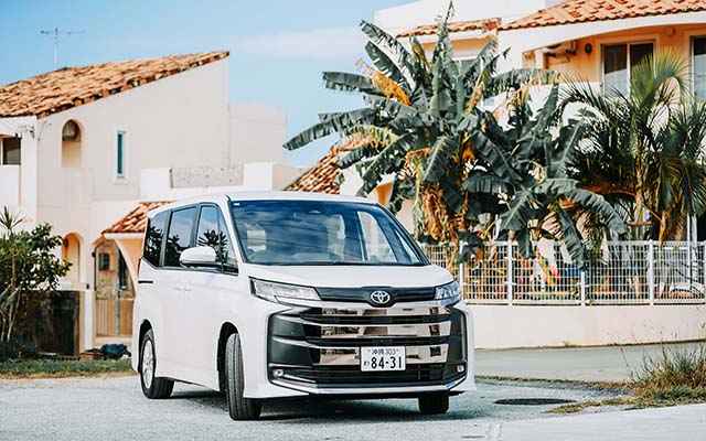 「全新 NOAH 8人座 🌺 國際通・縣廳前 🌺【含 NOC／免責補償＆機場免費接送】」