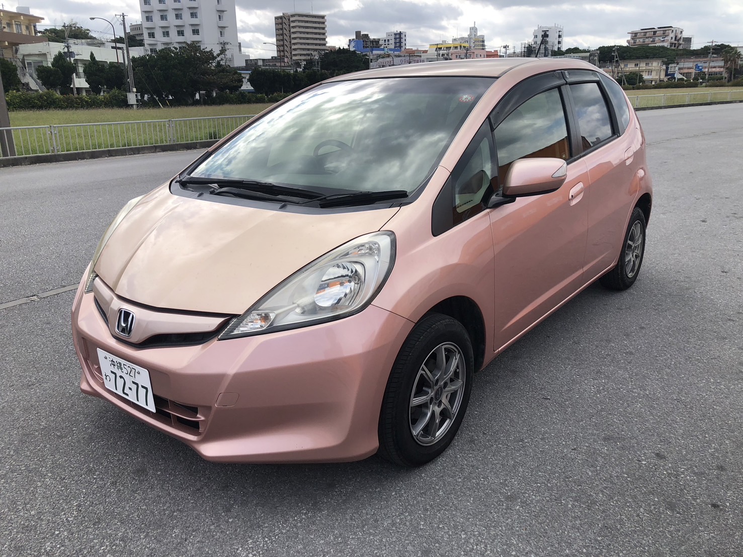 [從宮古島機場乘坐免費接駁車 5 分鐘！受歡迎的小型車本田菲特（^ ^）